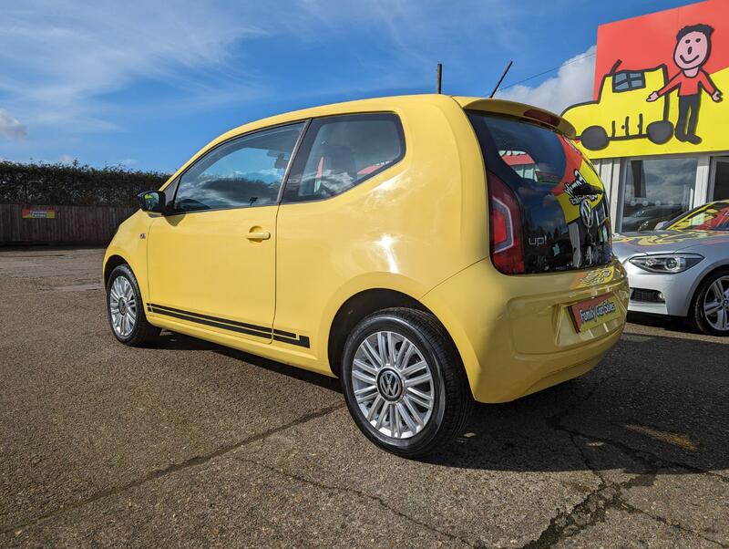 VOLKSWAGEN UP