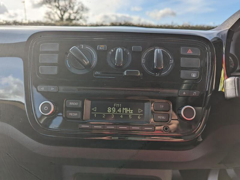 VOLKSWAGEN UP