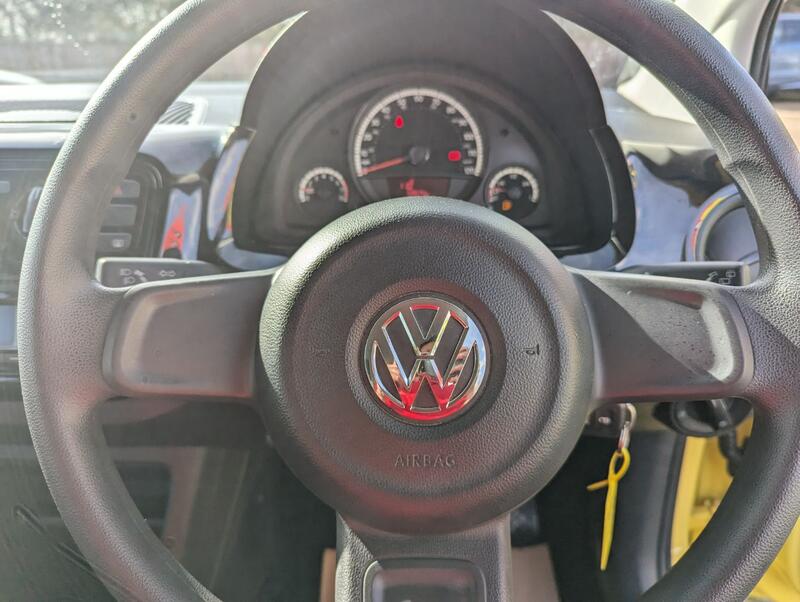VOLKSWAGEN UP