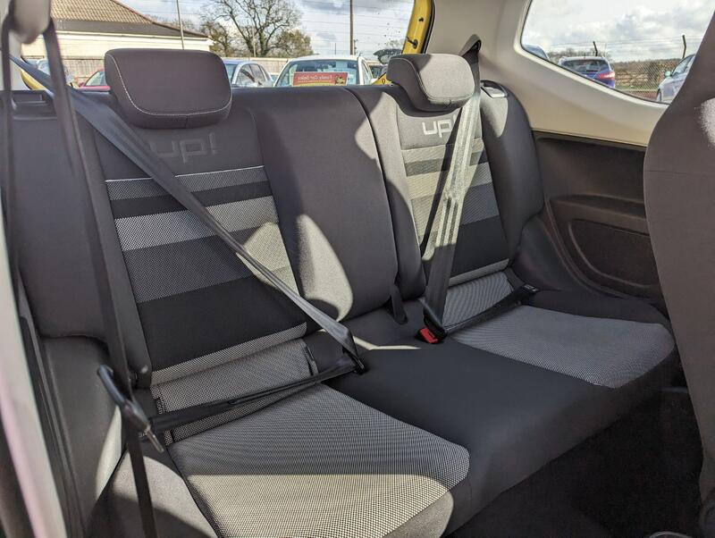 VOLKSWAGEN UP