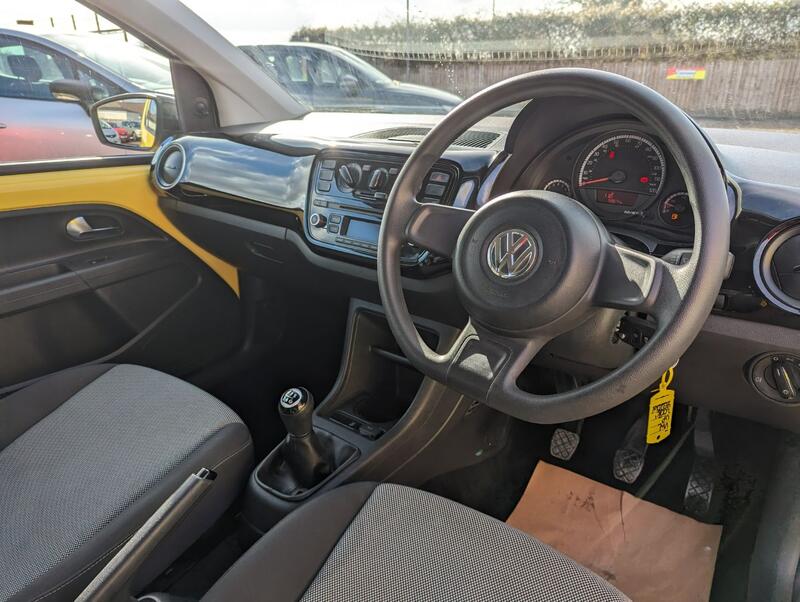 VOLKSWAGEN UP